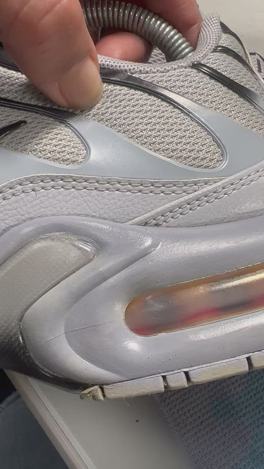 Sneaker Air Bubble De-Fogging Service